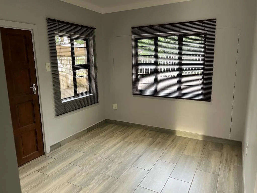 Urgent Sale !  Three bedroom home in Eureka.