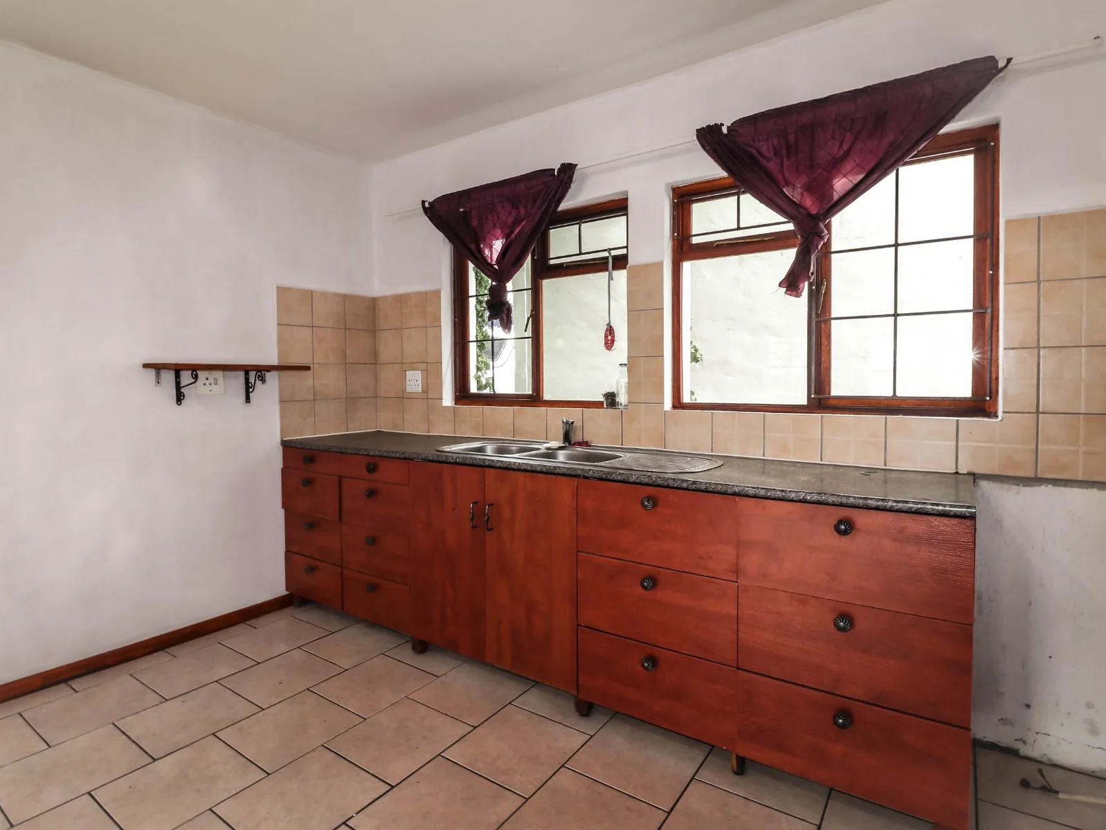 Family home with Excellent Views