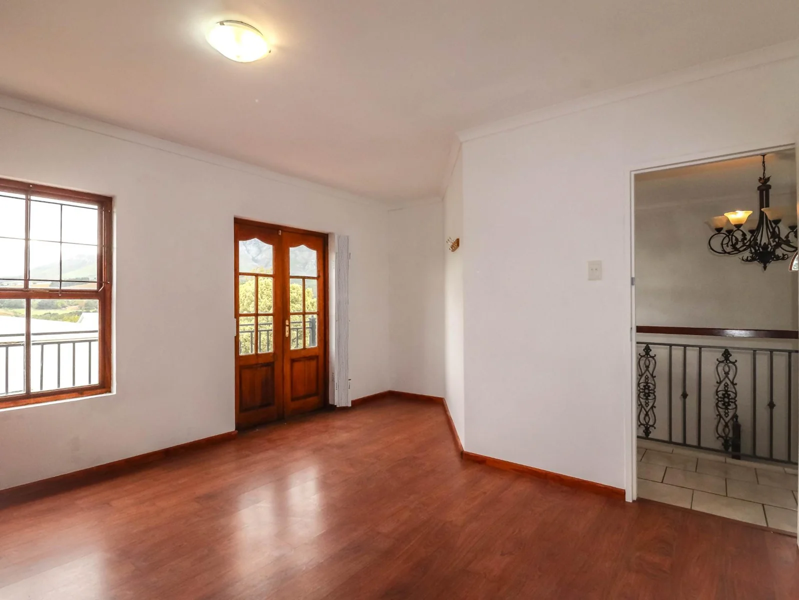 Family home with Excellent Views