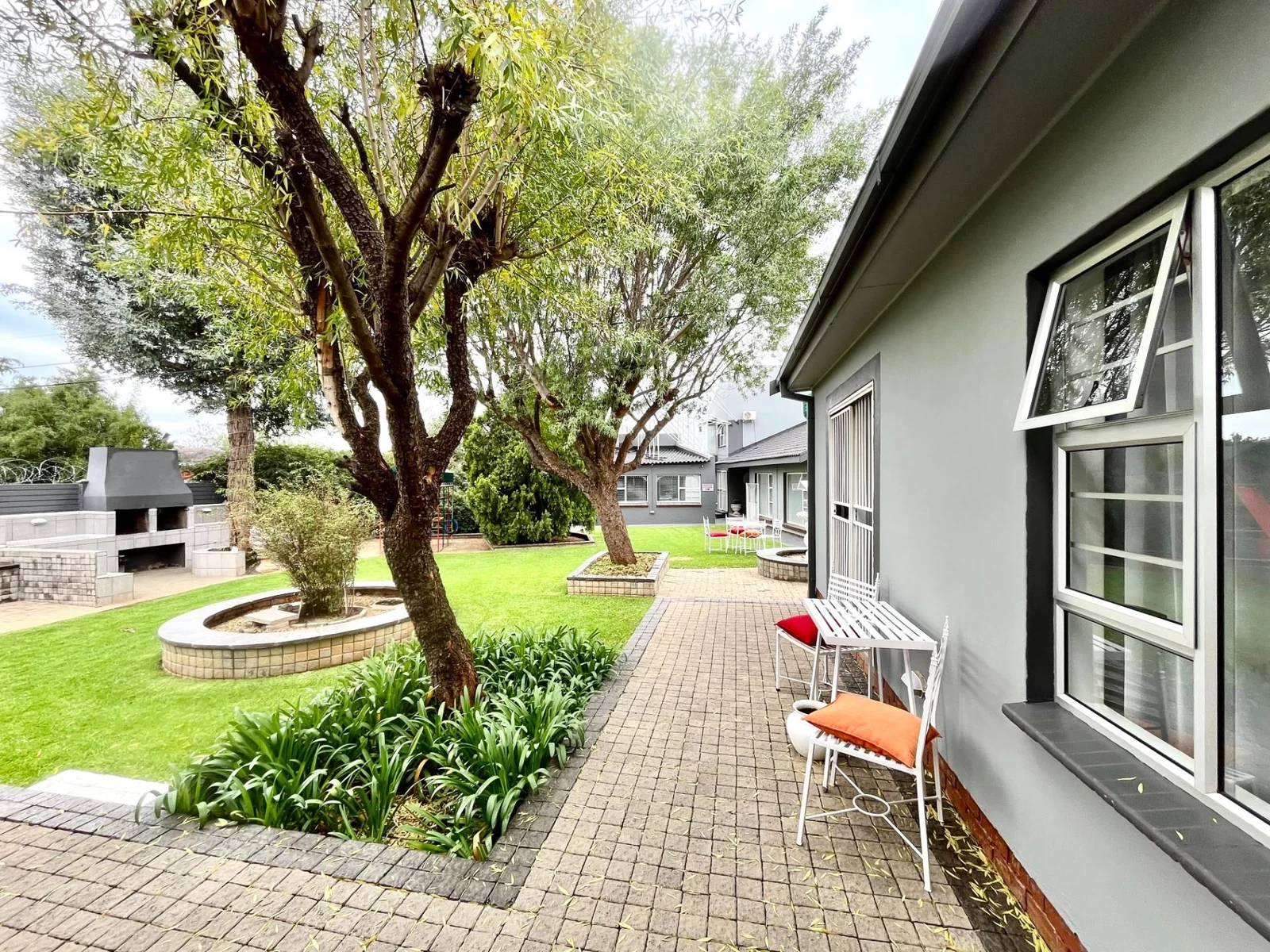 Picture perfect dual purpose property