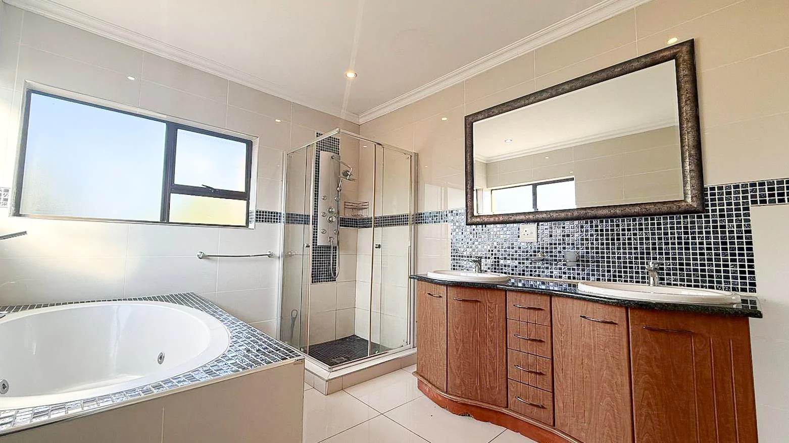 Elegant 5 Bedroom Family Home To Let In PineHaven