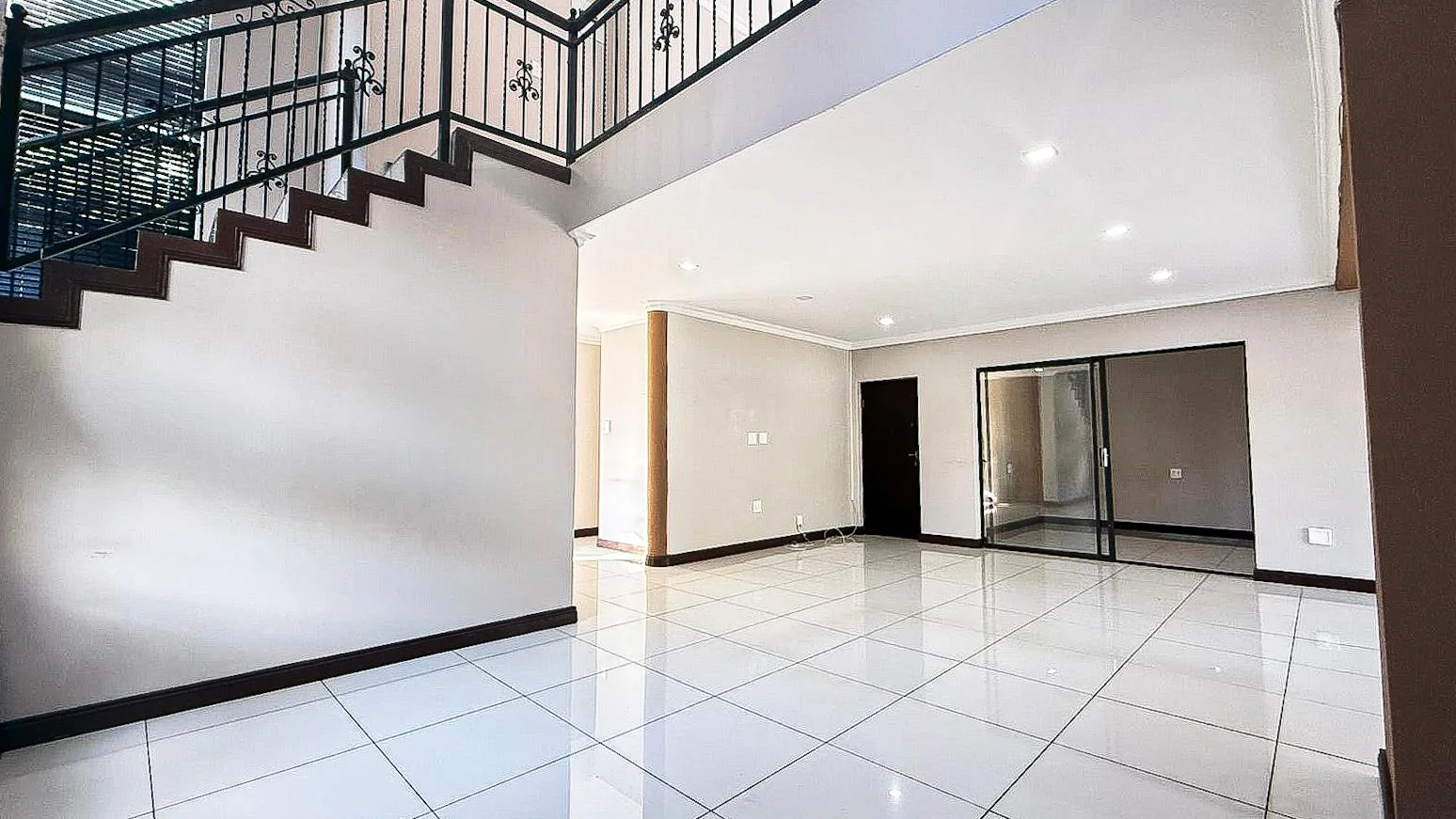 Elegant 5 Bedroom Family Home To Let In PineHaven