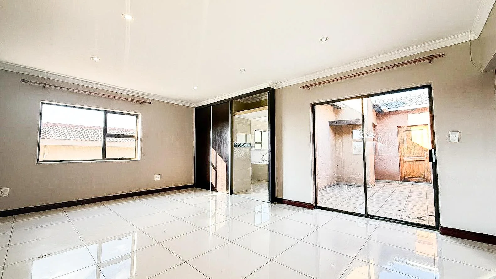 Elegant 5 Bedroom Family Home To Let In PineHaven