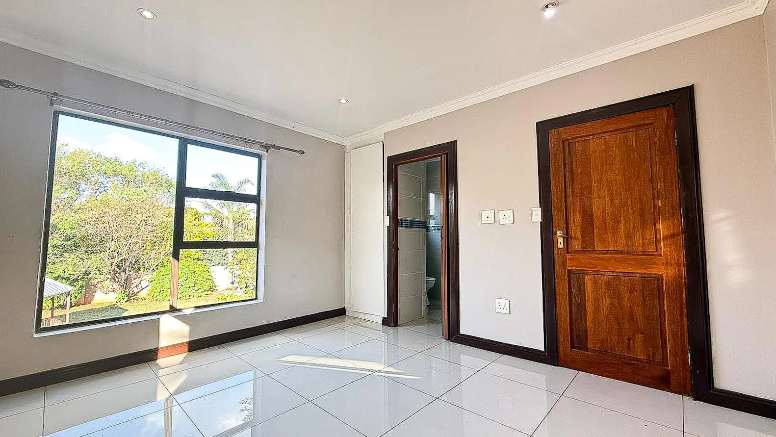 Elegant 5 Bedroom Family Home To Let In PineHaven