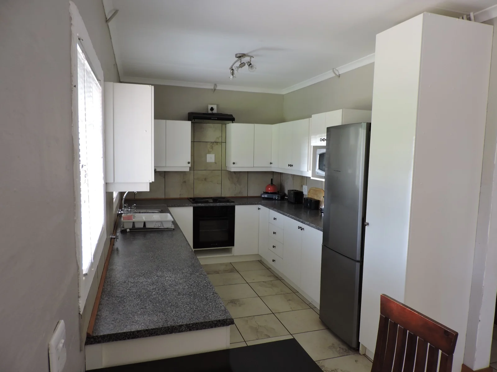 Plot with 3 Bedroom house, 3 x 2 bedroom houses and 2 Flats for Sale