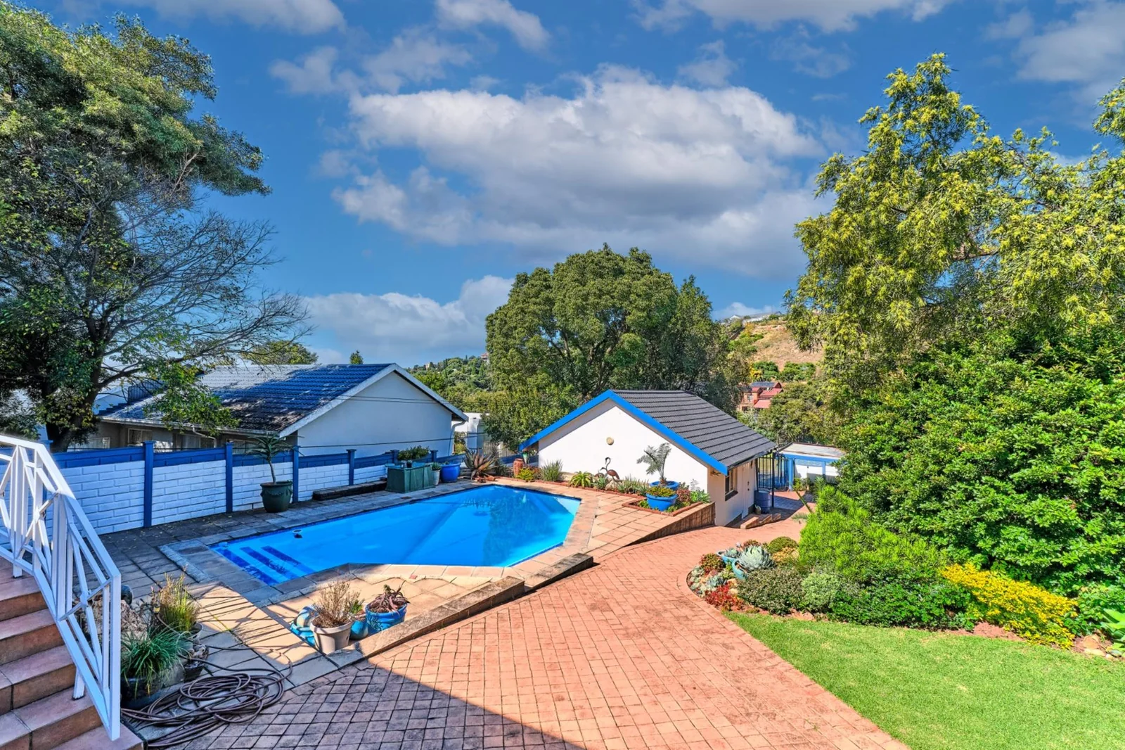Spacious & Stylish 4-Bedroom Home for Sale in Prime Constantia Kloof<br/>