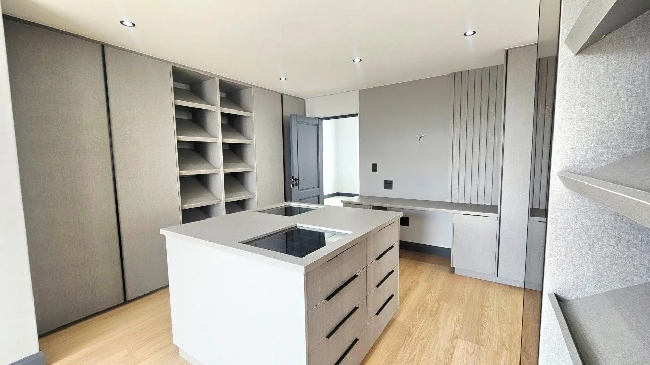 BREATHTAKING HOME IN MIDSTREAM HEIGHTS