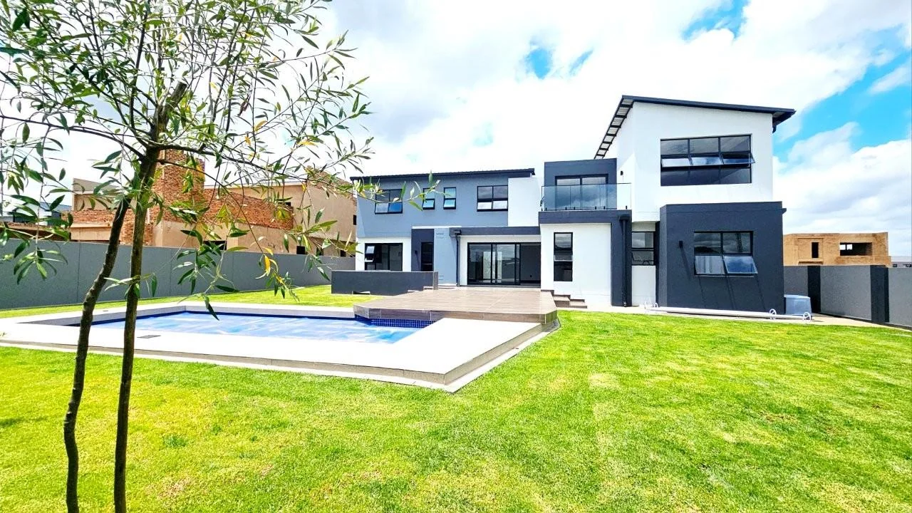 BREATHTAKING HOME IN MIDSTREAM HEIGHTS