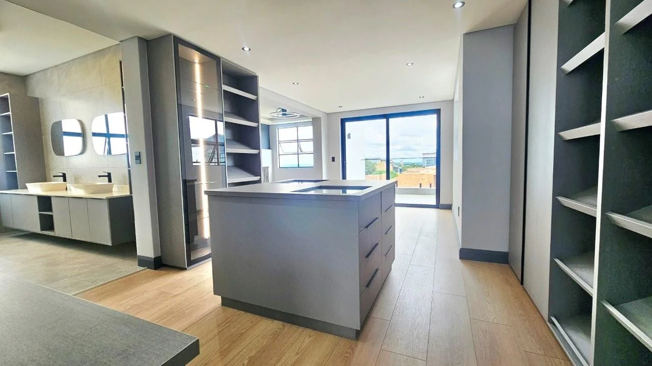 BREATHTAKING HOME IN MIDSTREAM HEIGHTS