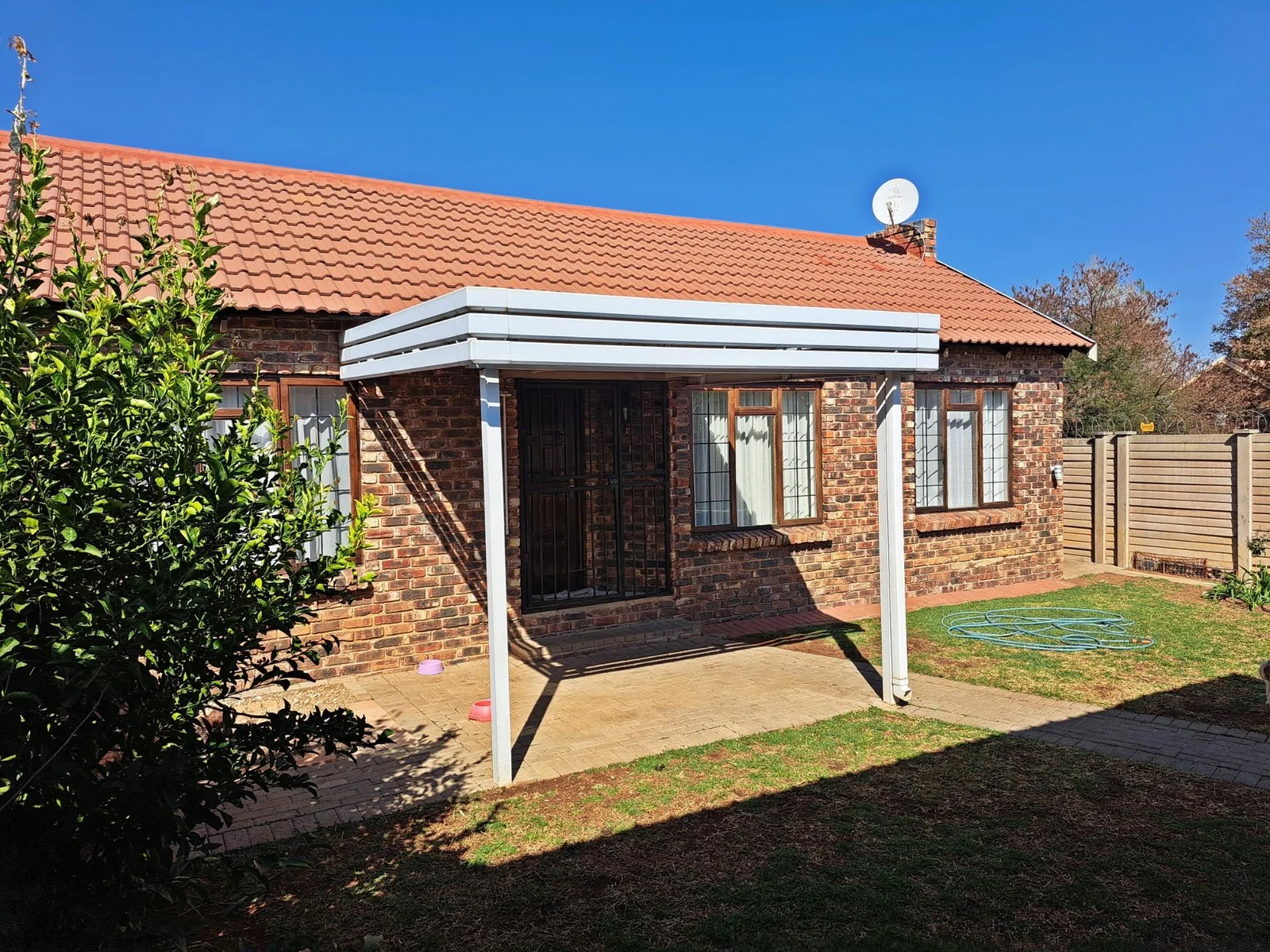 2 bedroom, 2 bathroom townhouse for sale