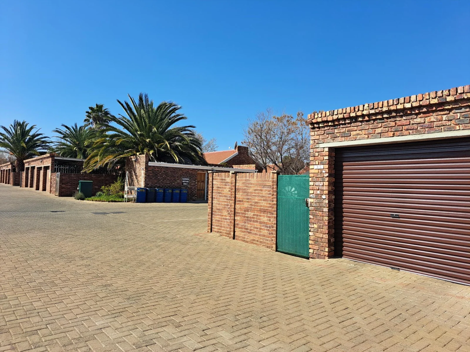 2 bedroom, 2 bathroom townhouse for sale