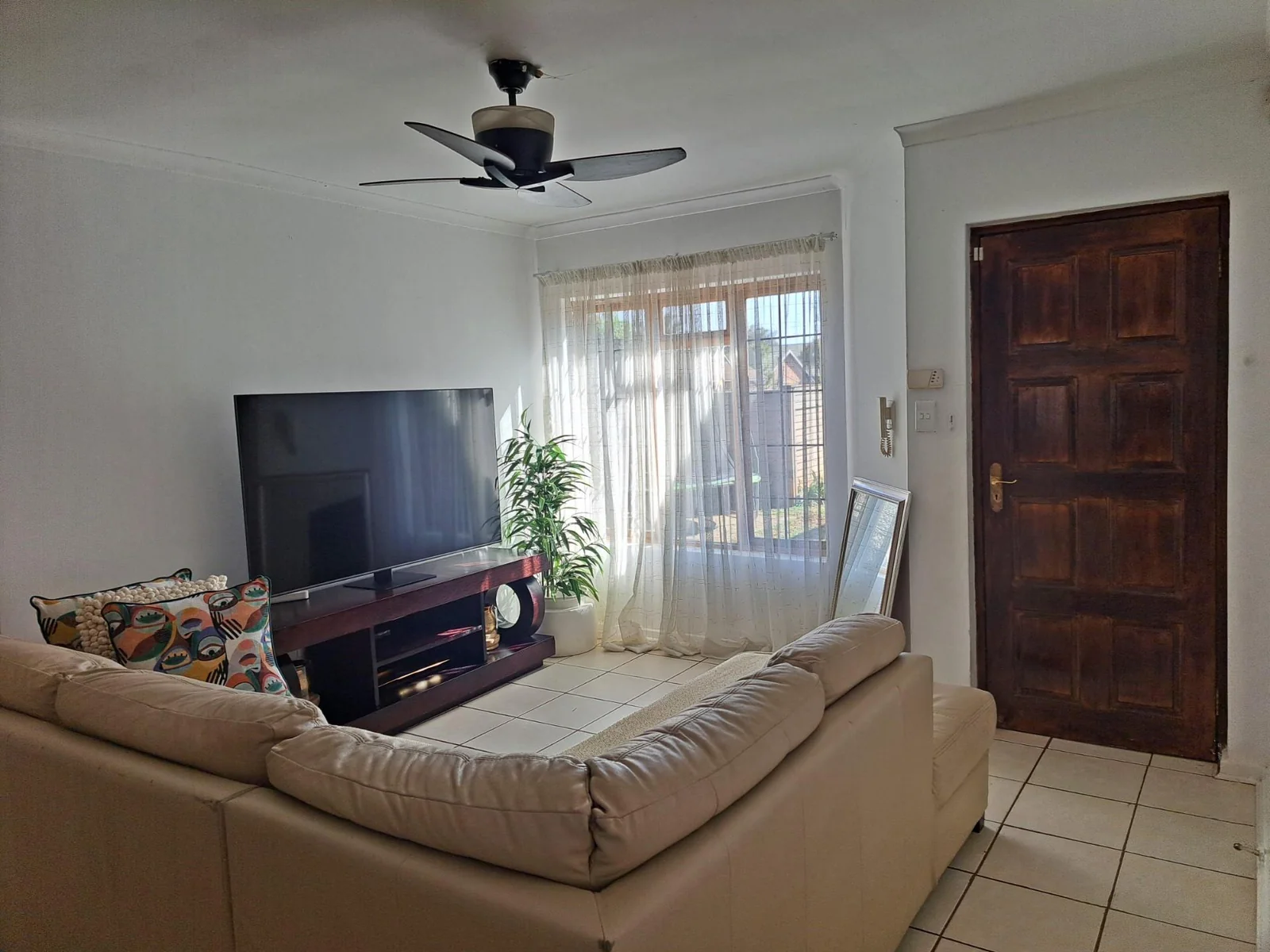 2 bedroom, 2 bathroom townhouse for sale