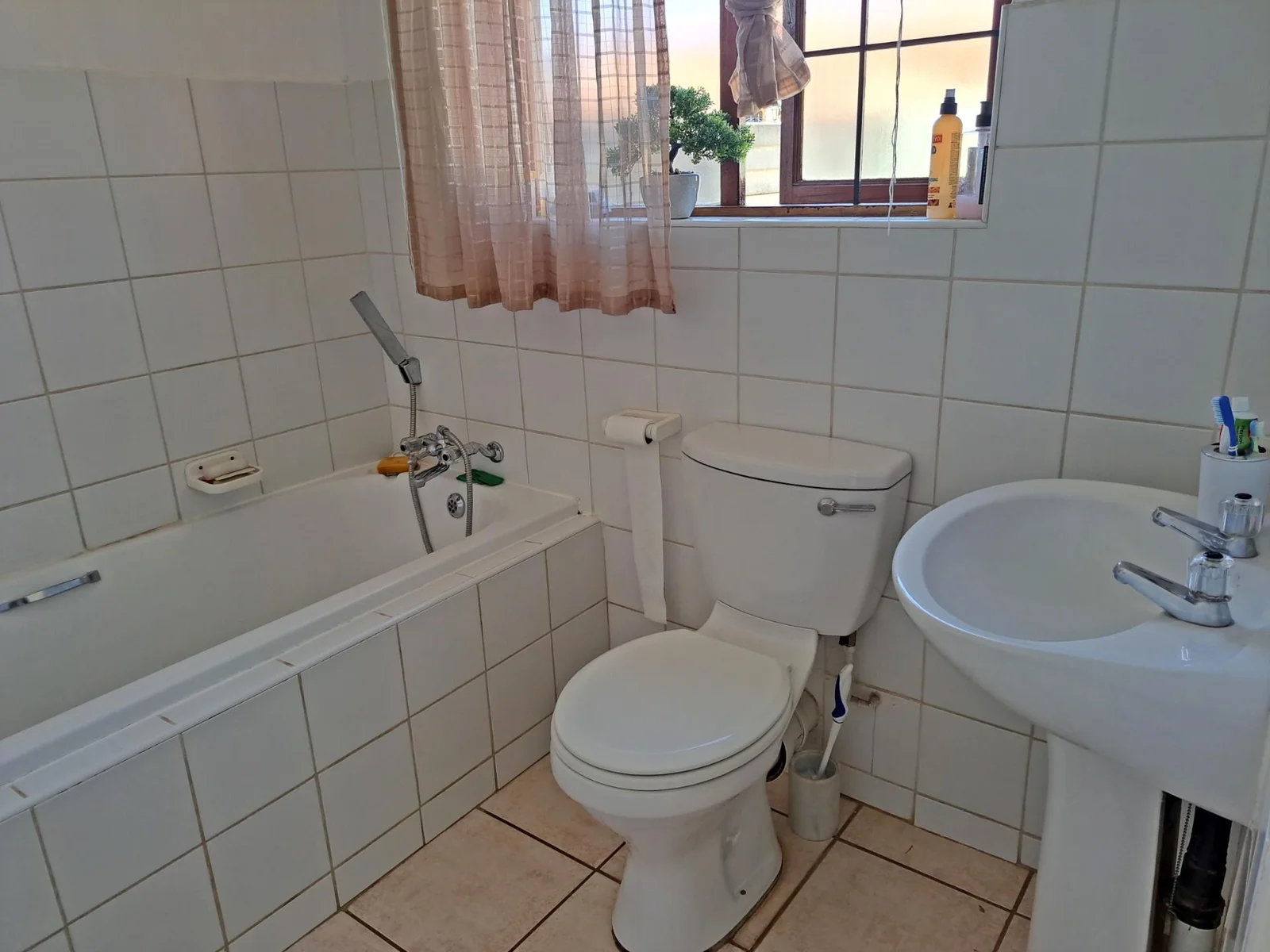 2 bedroom, 2 bathroom townhouse for sale