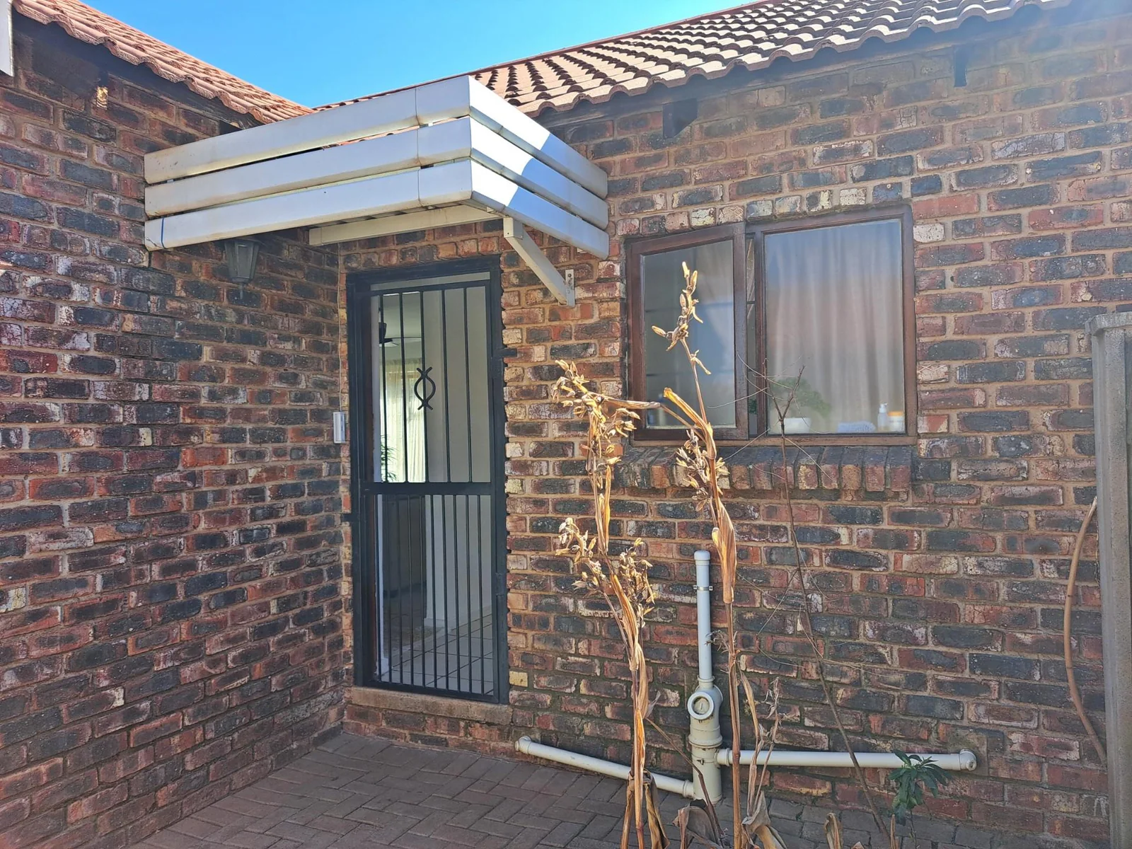 2 bedroom, 2 bathroom townhouse for sale