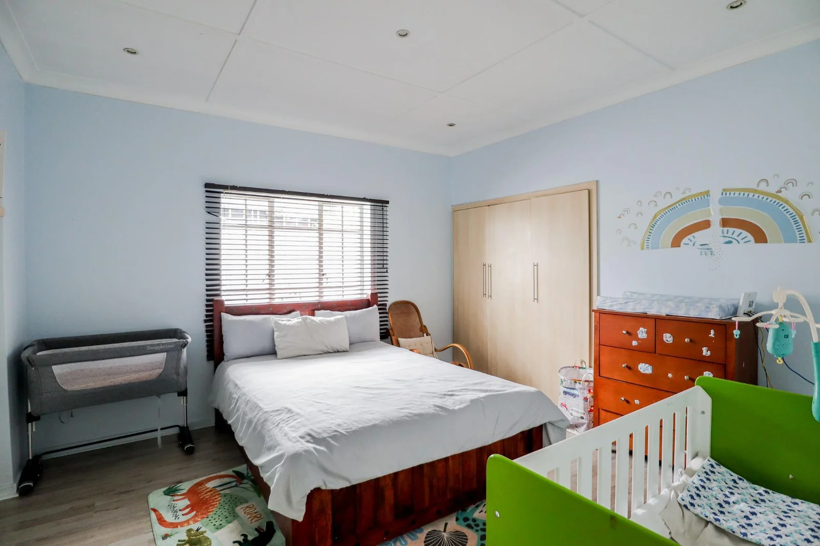 DREAM HOME ALERT! STUNNING 3-BED + CHIC COTTAGE + SUN-DRENCHED GARDENS