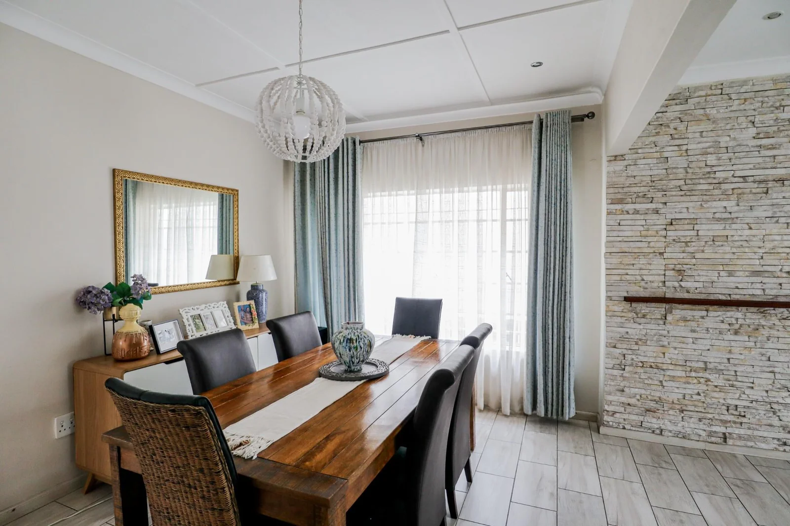 DREAM HOME ALERT! STUNNING 3-BED + CHIC COTTAGE + SUN-DRENCHED GARDENS