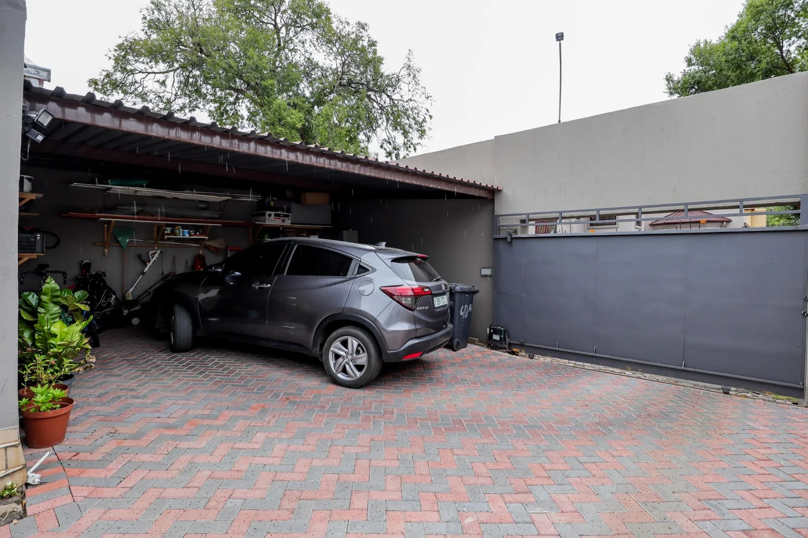 DREAM HOME ALERT! STUNNING 3-BED + CHIC COTTAGE + SUN-DRENCHED GARDENS