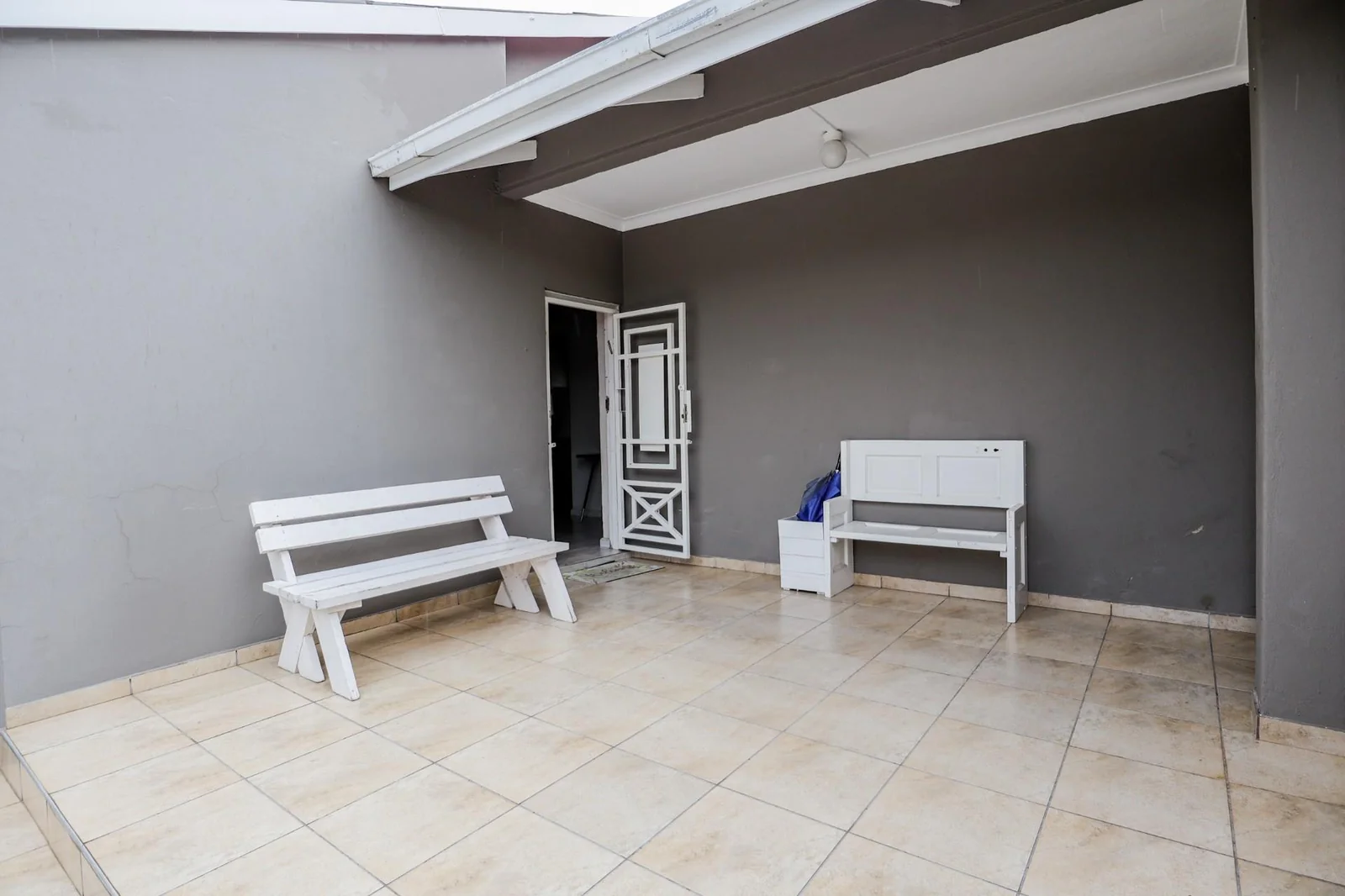 DREAM HOME ALERT! STUNNING 3-BED + CHIC COTTAGE + SUN-DRENCHED GARDENS