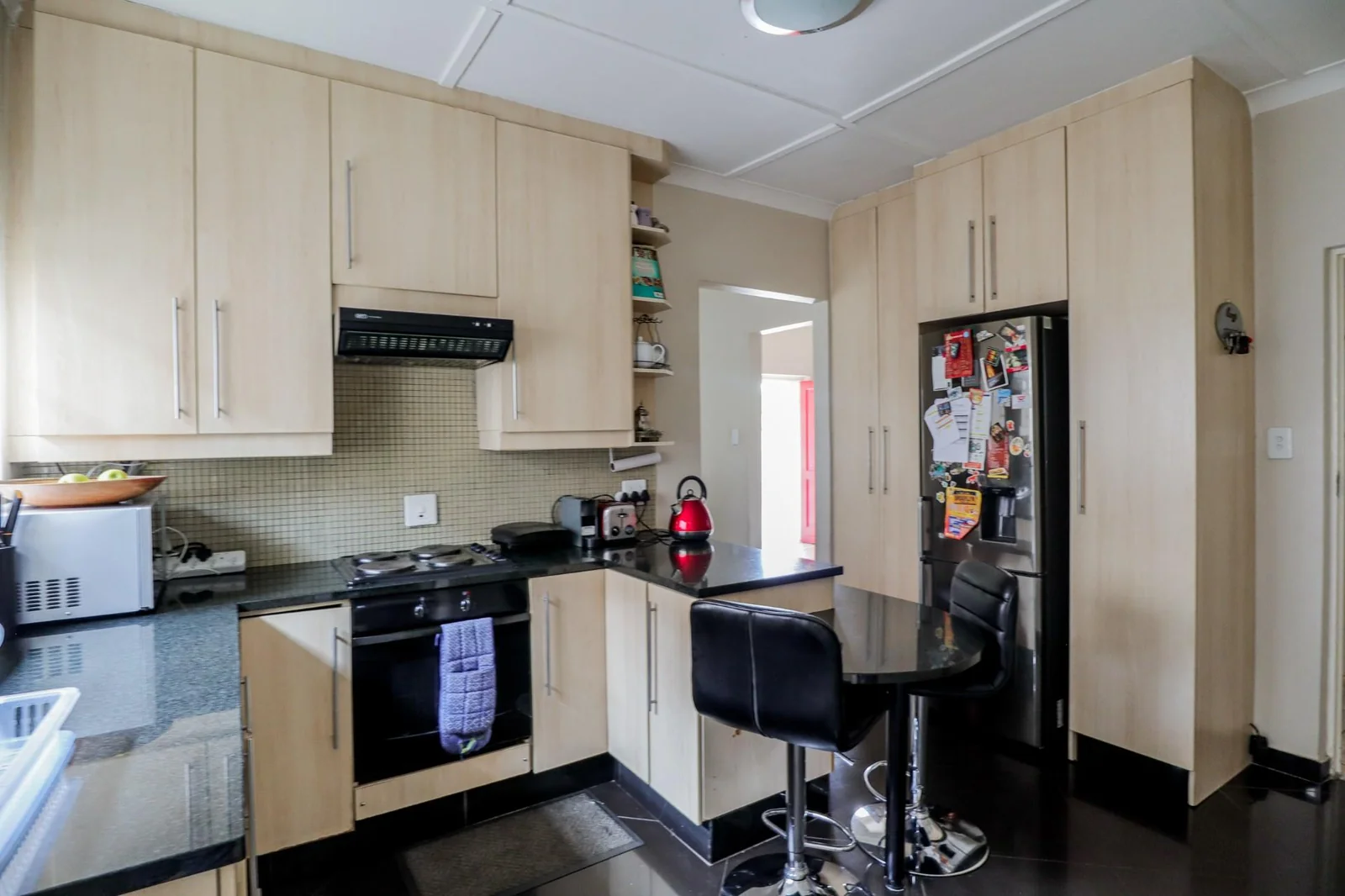 DREAM HOME ALERT! STUNNING 3-BED + CHIC COTTAGE + SUN-DRENCHED GARDENS