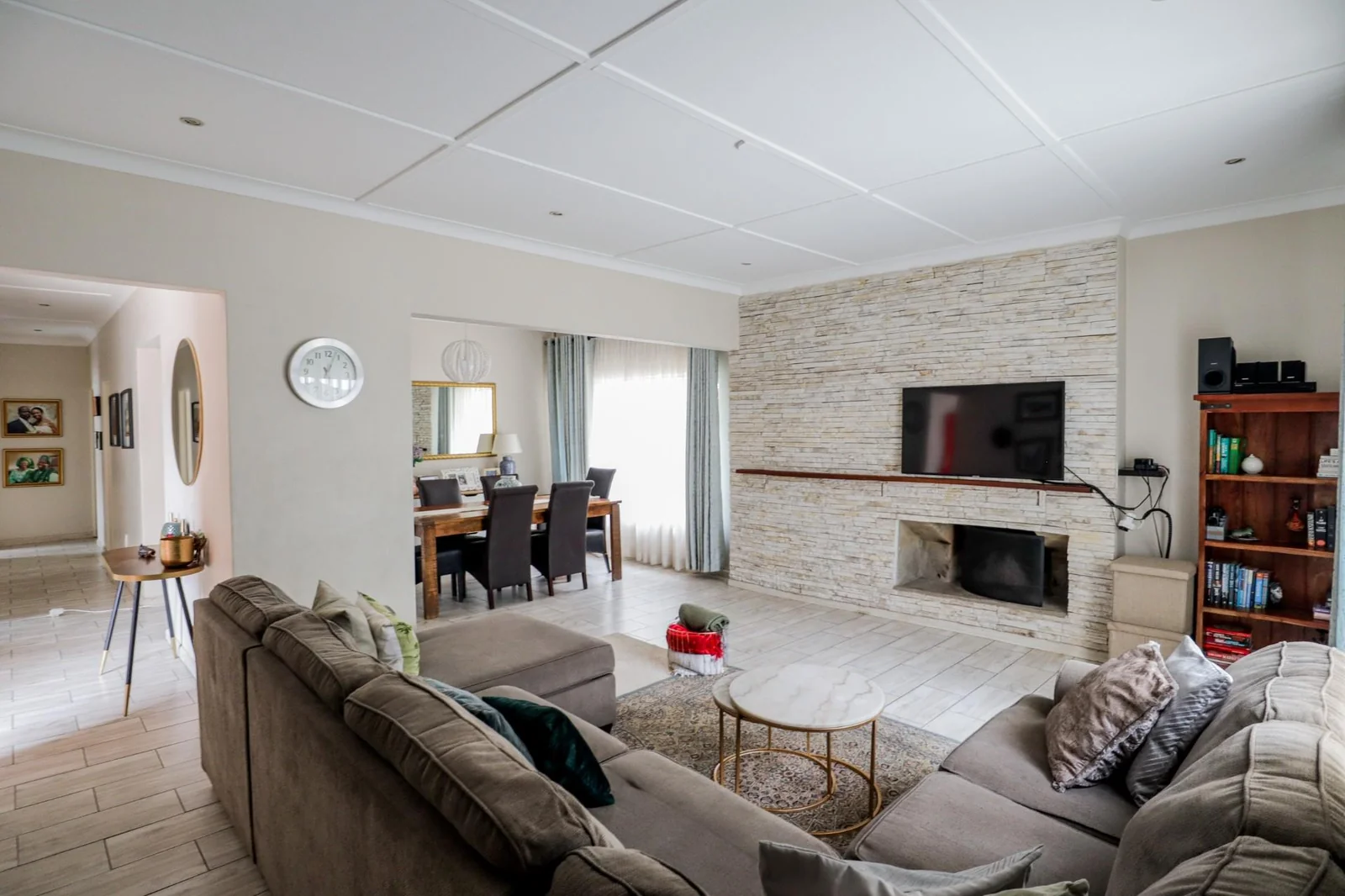 DREAM HOME ALERT! STUNNING 3-BED + CHIC COTTAGE + SUN-DRENCHED GARDENS