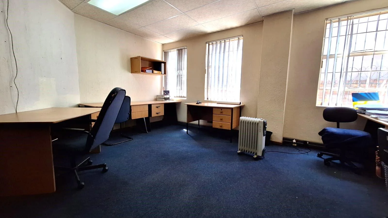 Prime 3-Level Light Industrial & Commercial Hub - A Florida / Roodepoort Opportunity Like No Other