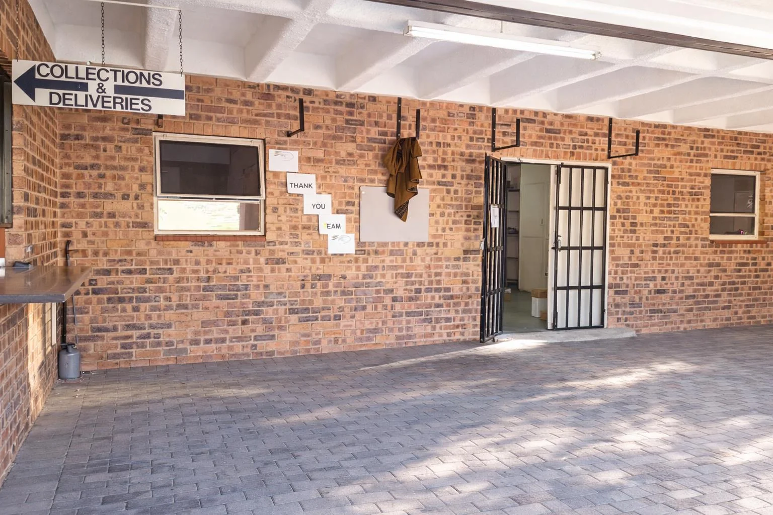 Prime 3-Level  Multifaceted Light Industrial & Commercial Building, well located in Florida ext 11