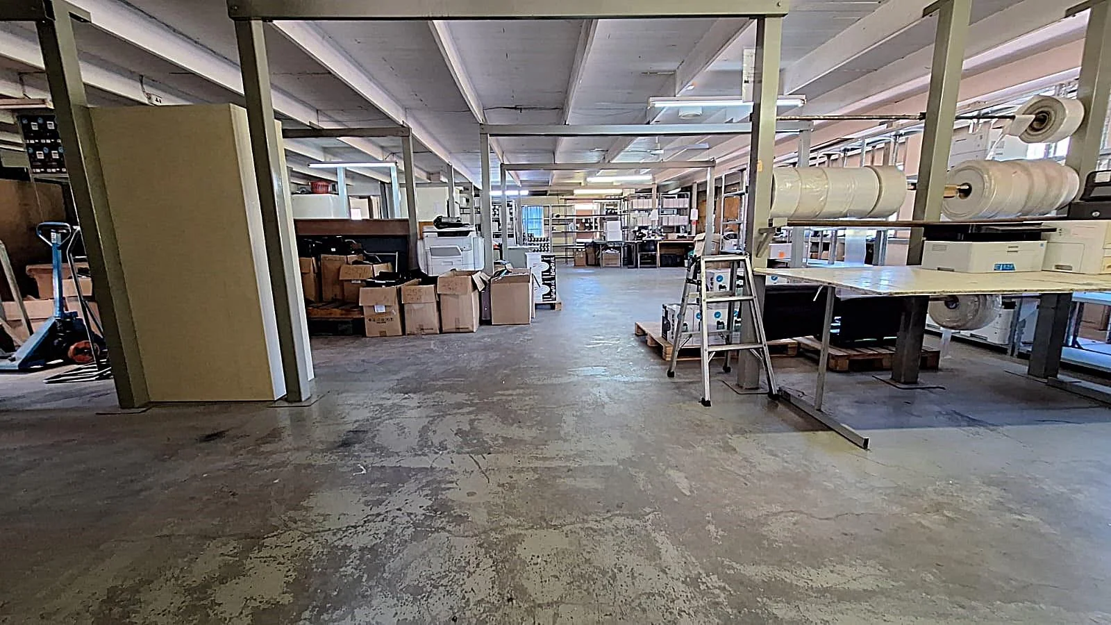 Prime 3-Level Light Industrial & Commercial Hub - A Florida / Roodepoort Opportunity Like No Other