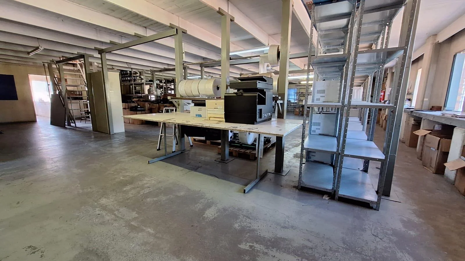 Prime 3-Level Light Industrial & Commercial Hub - A Florida / Roodepoort Opportunity Like No Other