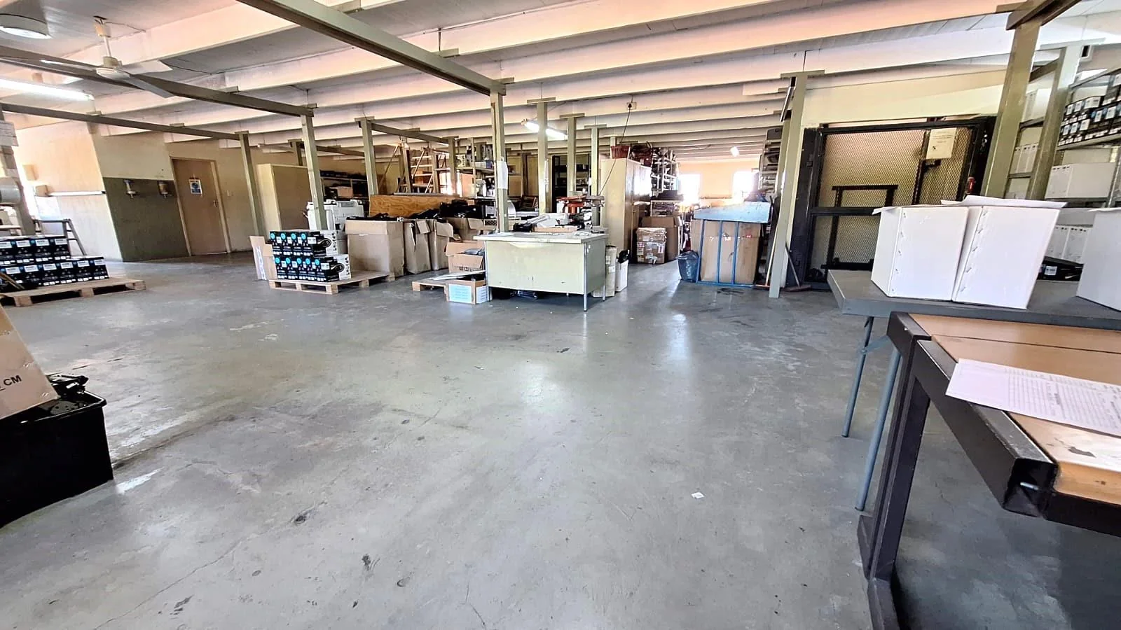 Prime 3-Level Light Industrial & Commercial Hub - A Florida / Roodepoort Opportunity Like No Other