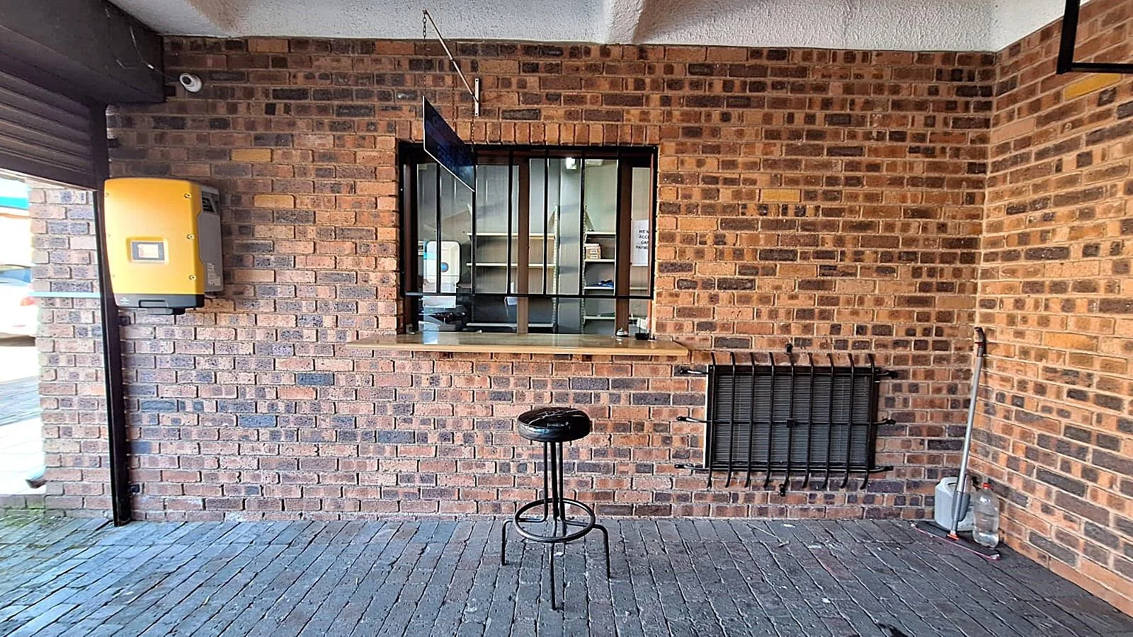 Prime 3-Level Light Industrial & Commercial Hub - A Florida / Roodepoort Opportunity Like No Other