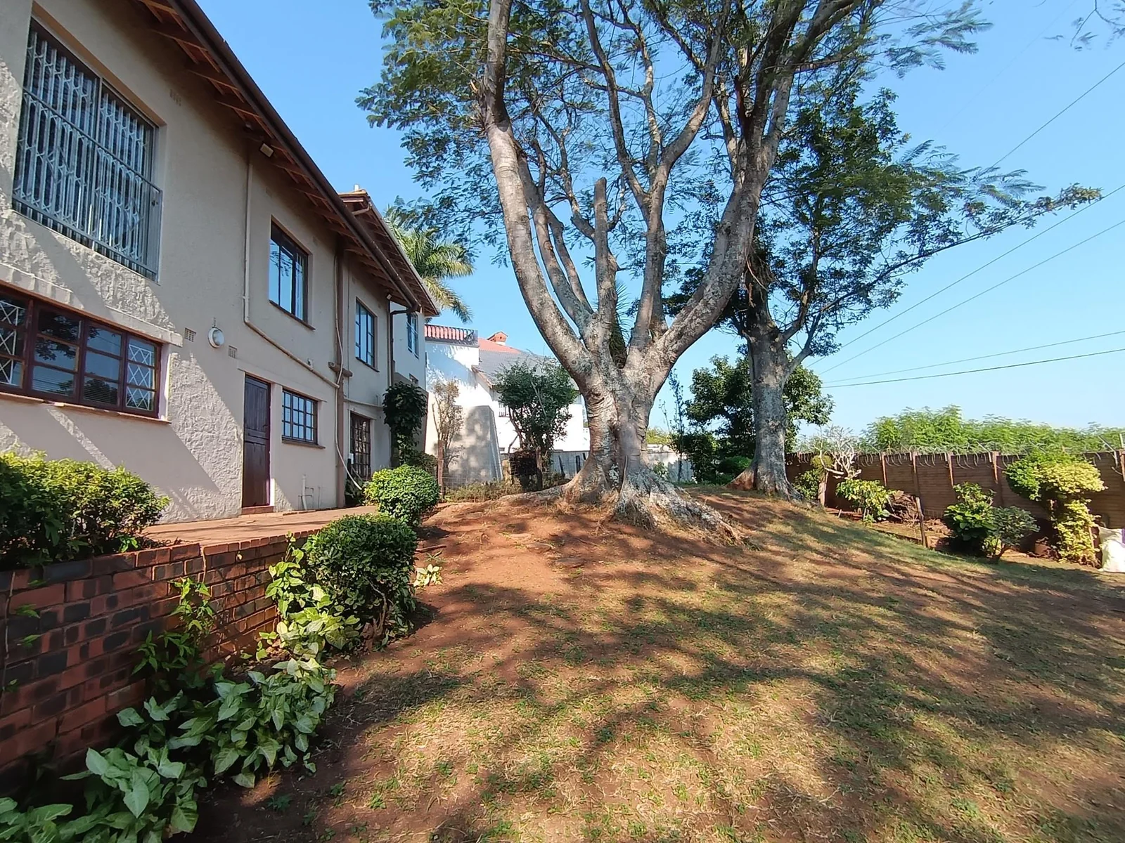 <br/>REDUCED - This spacious and airy home is perfect for larger families.