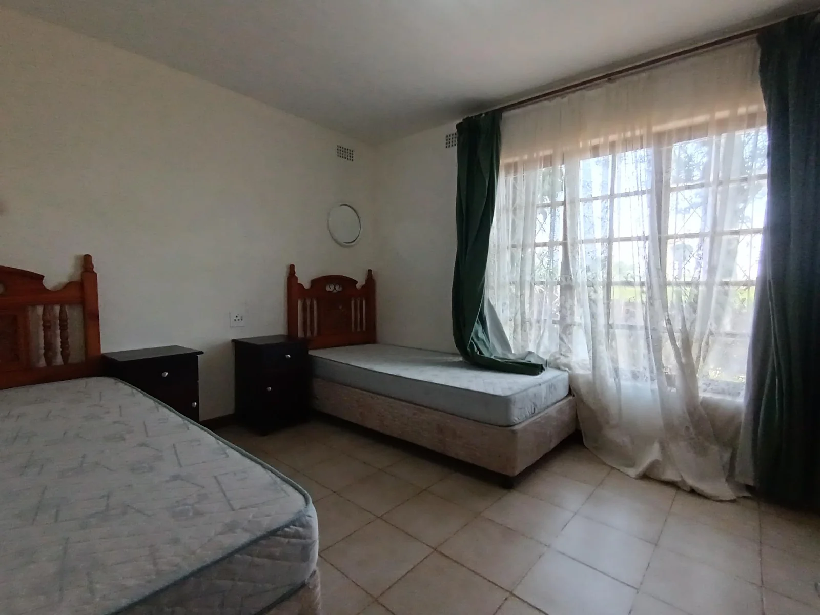 <br/>REDUCED - This spacious and airy home is perfect for larger families.