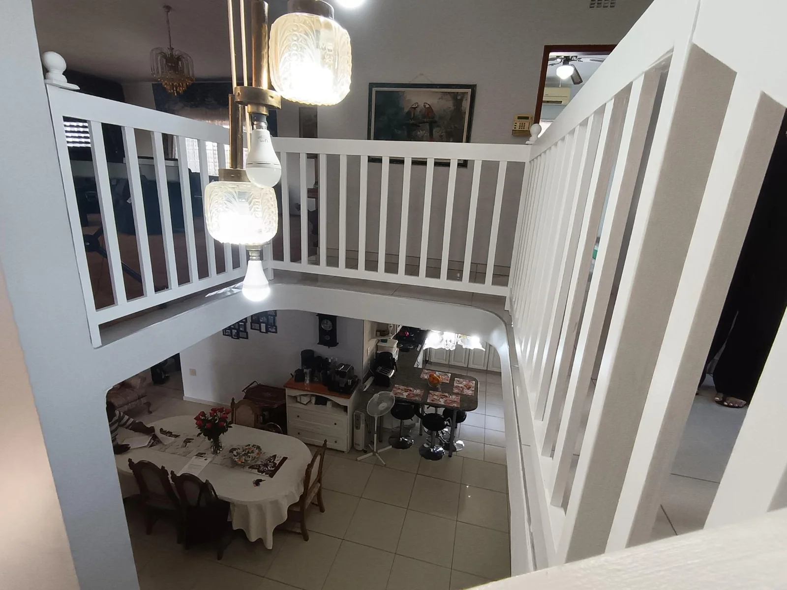 <br/>REDUCED - This spacious and airy home is perfect for larger families.