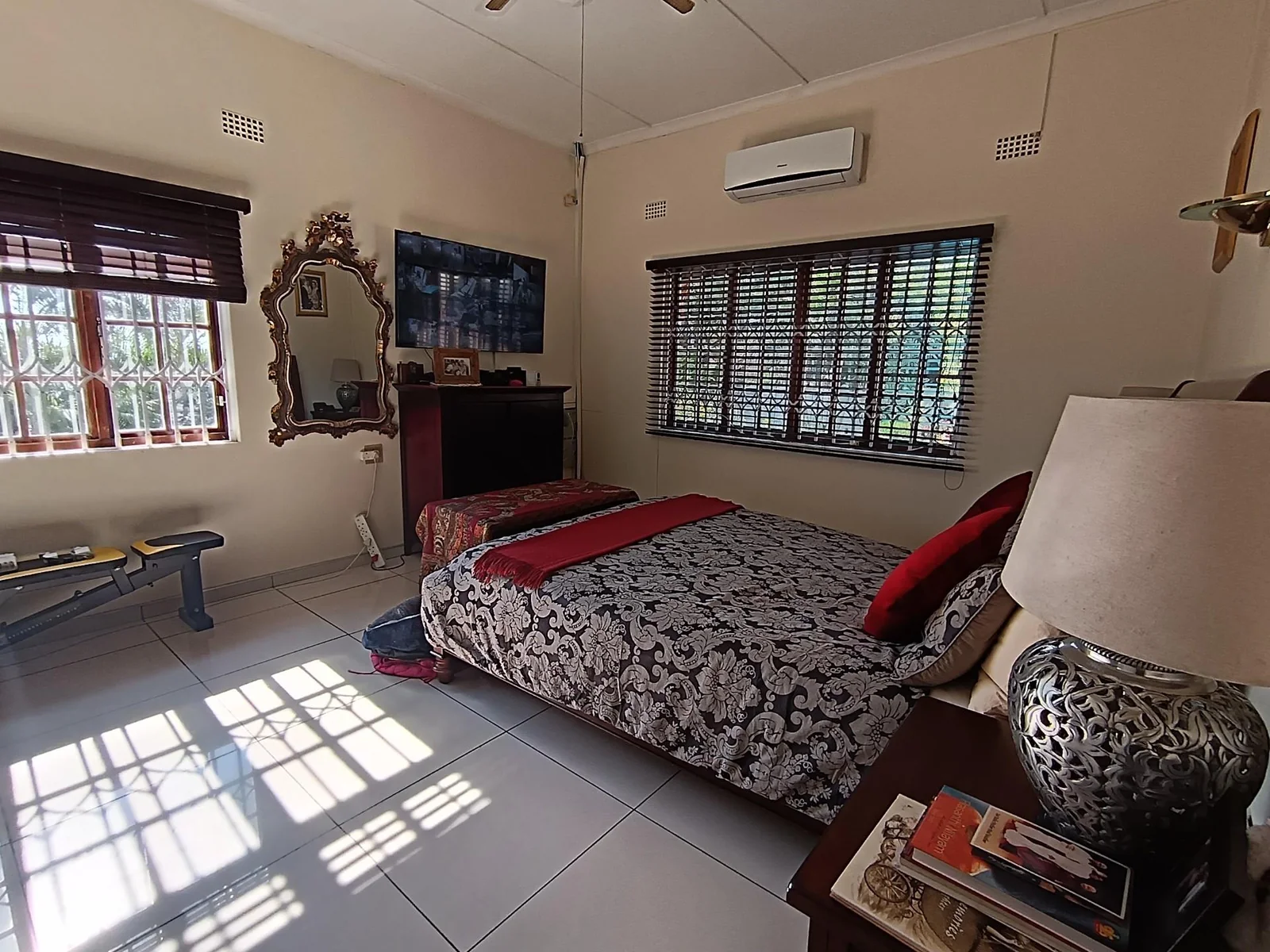 <br/>REDUCED - This spacious and airy home is perfect for larger families.