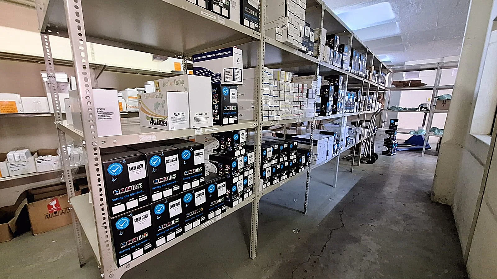 Light Industrial / Commercial Building to Rent