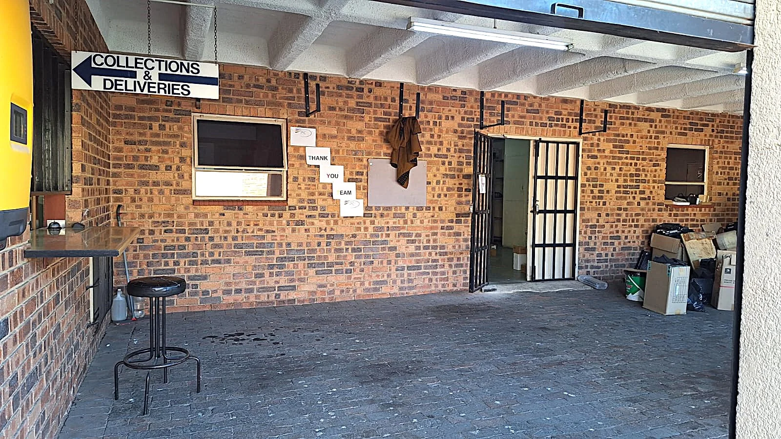 Light Industrial / Commercial Building to Rent