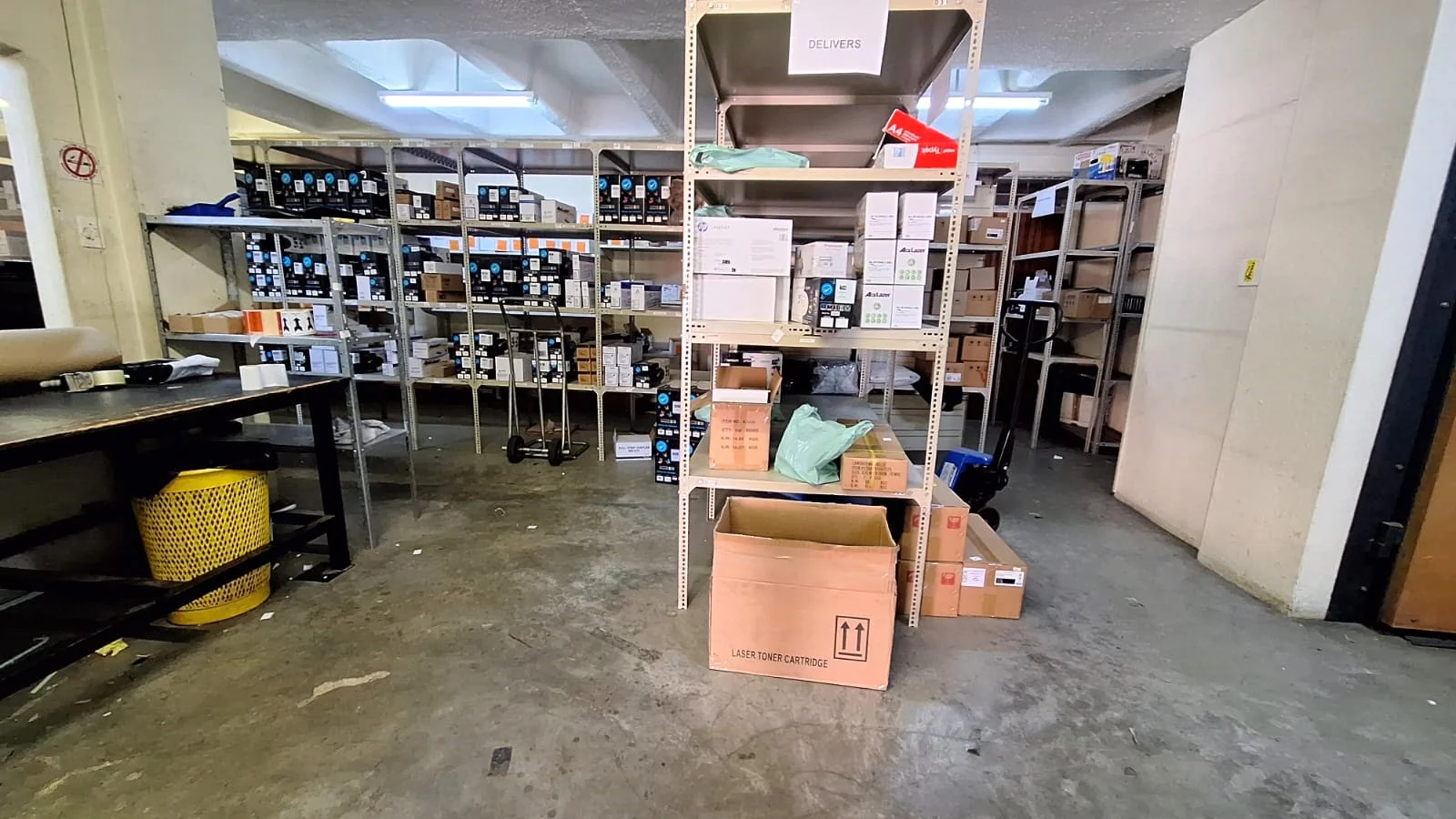 Light Industrial / Commercial Building to Rent