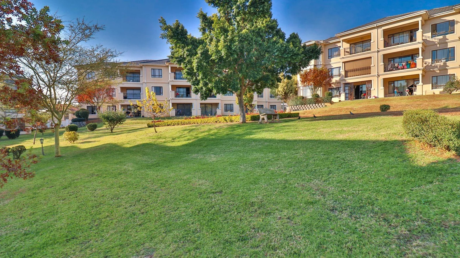 Luxurious  and Spacious  Three beds Two baths  Apartmentfir Sale