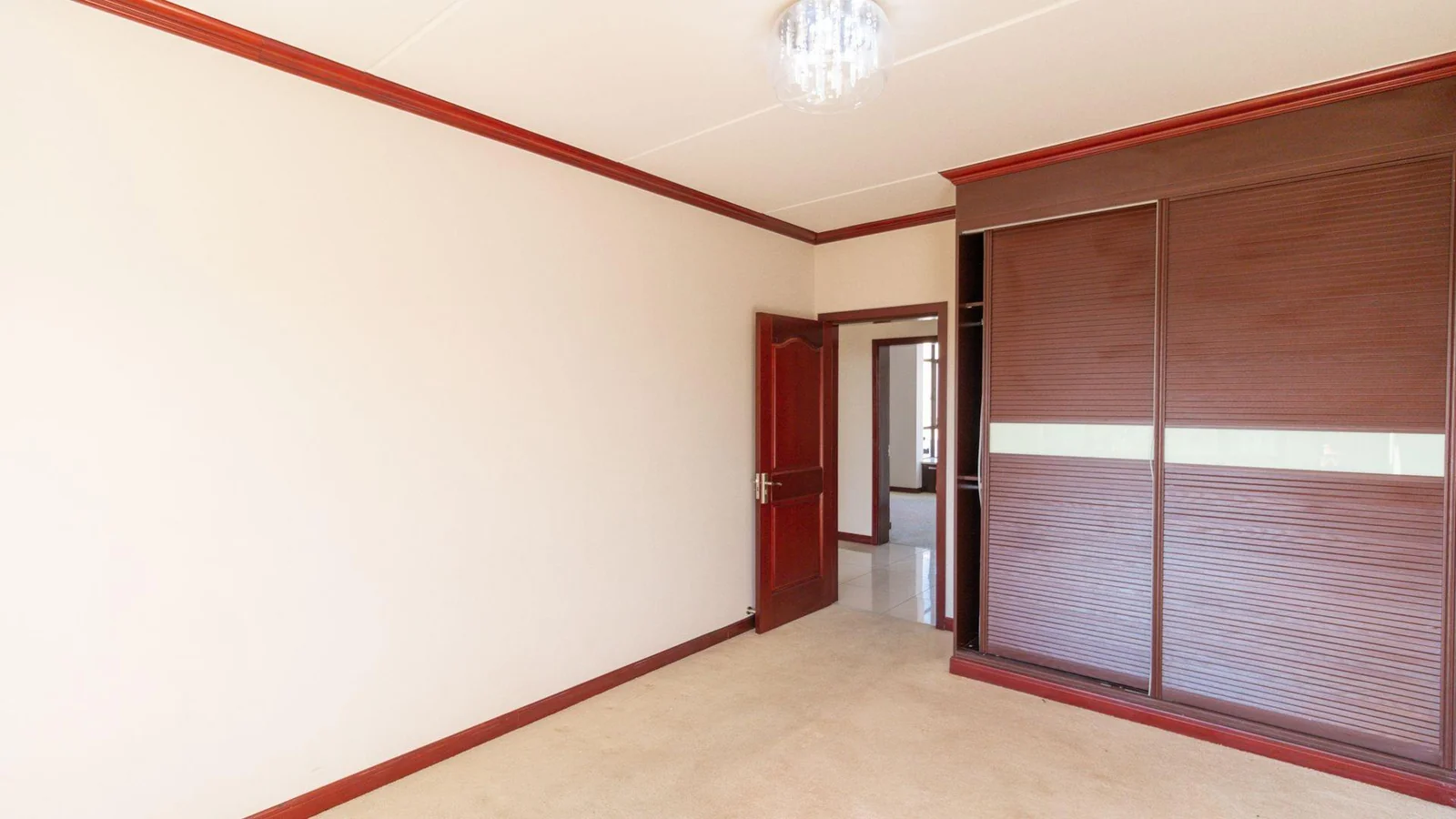 Luxurious  and Spacious  Three beds Two baths  Apartmentfir Sale