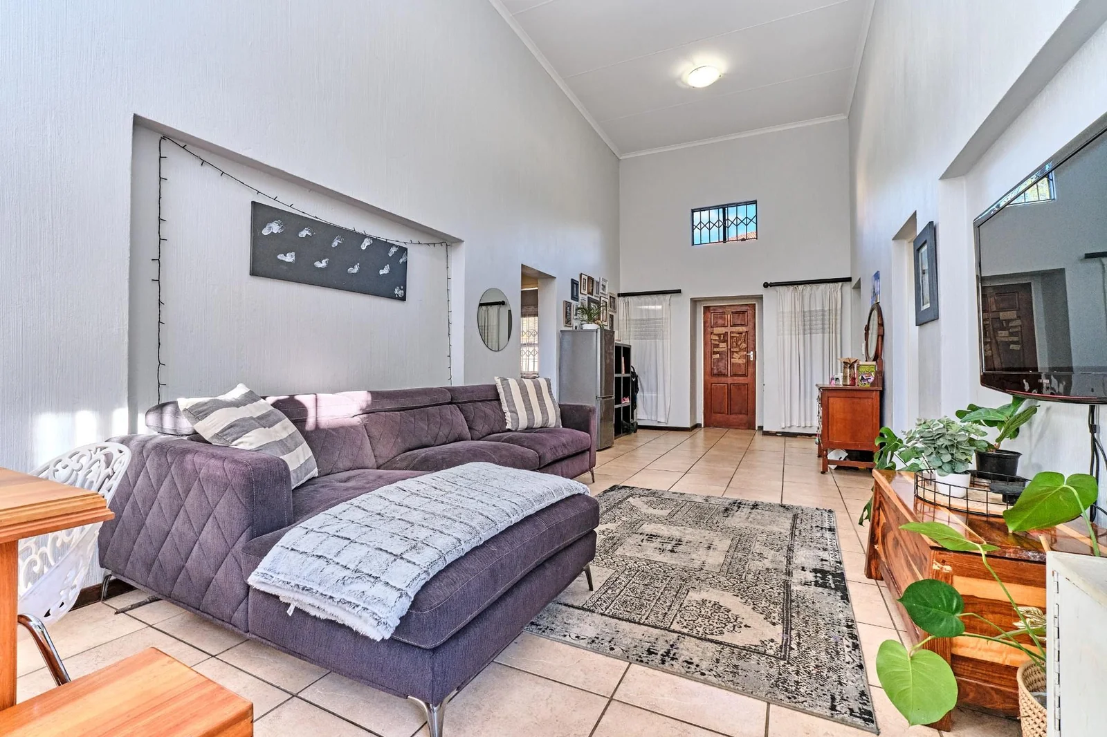 Spacious 3-Bedroom Townhouse for Sale in Bohemia, Amarosa