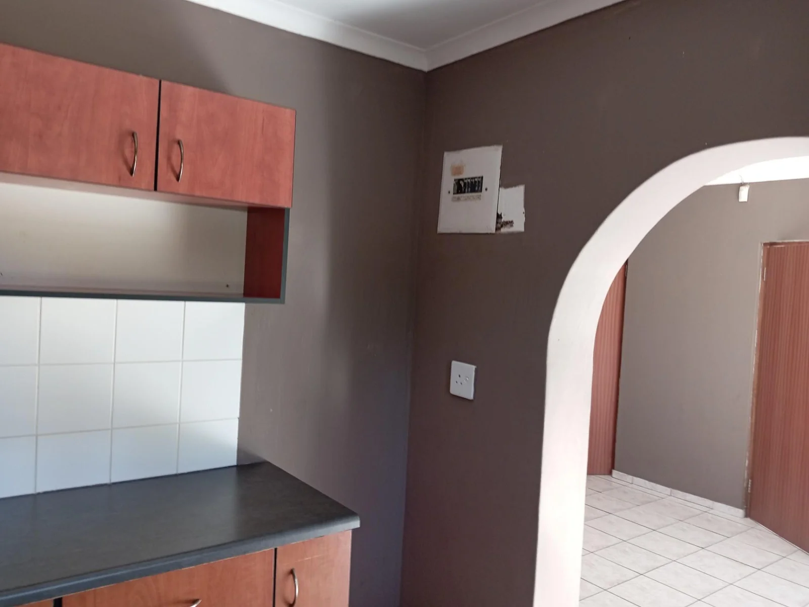 LOVELY THREE BEDROOM HOME WITH TWO BEDROOM FLAT<br/><br/>