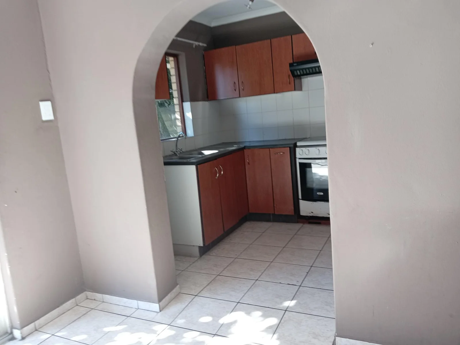 LOVELY THREE BEDROOM HOME WITH TWO BEDROOM FLAT<br/><br/>