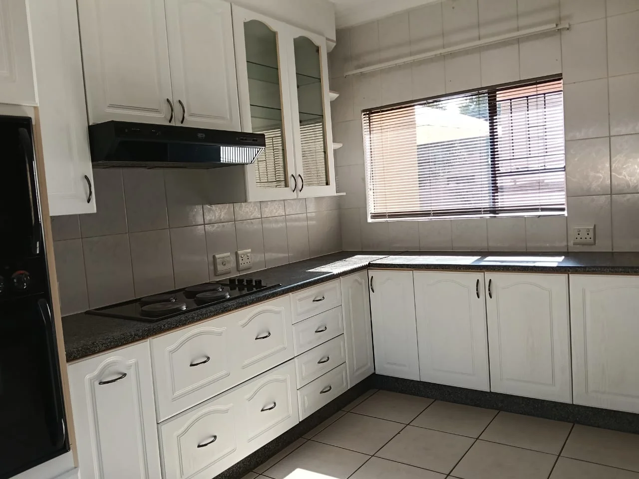 Stylish, spacious and secure Townhouse to let in Three Rivers Proper.
