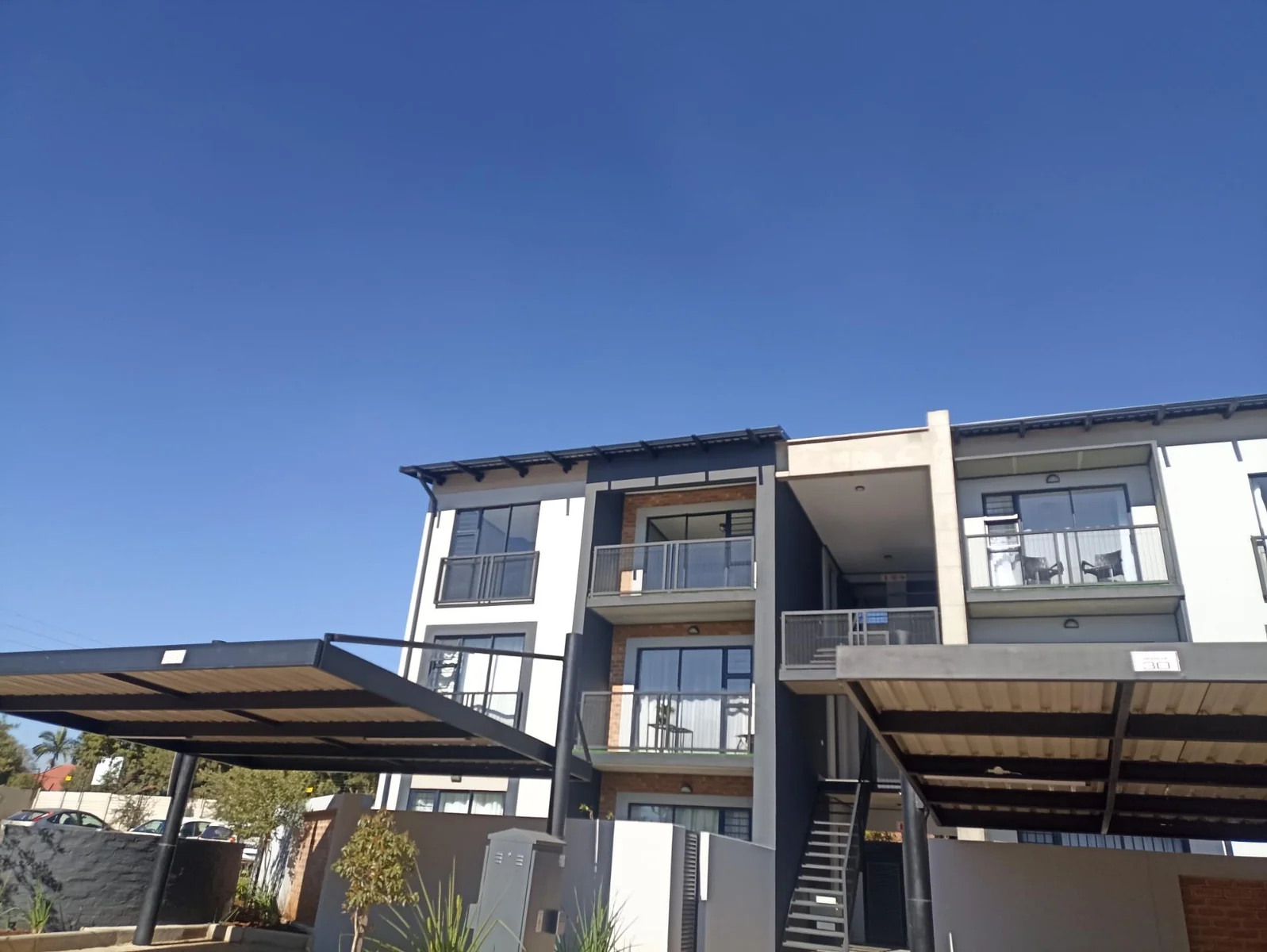 BEAUTIFUL BRAND NEW MODERN APARTMENT TO LET IN MONTANA!!!!!