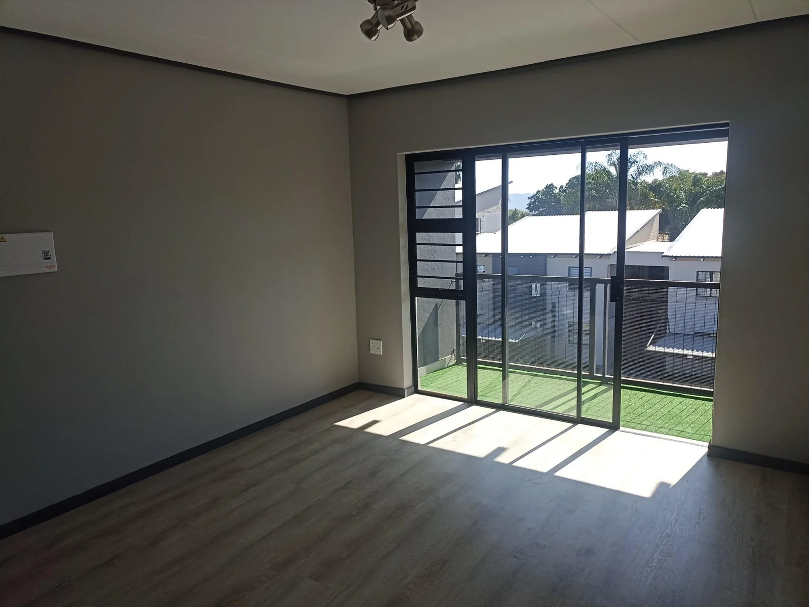 BEAUTIFUL BRAND NEW MODERN APARTMENT TO LET IN MONTANA!!!!!