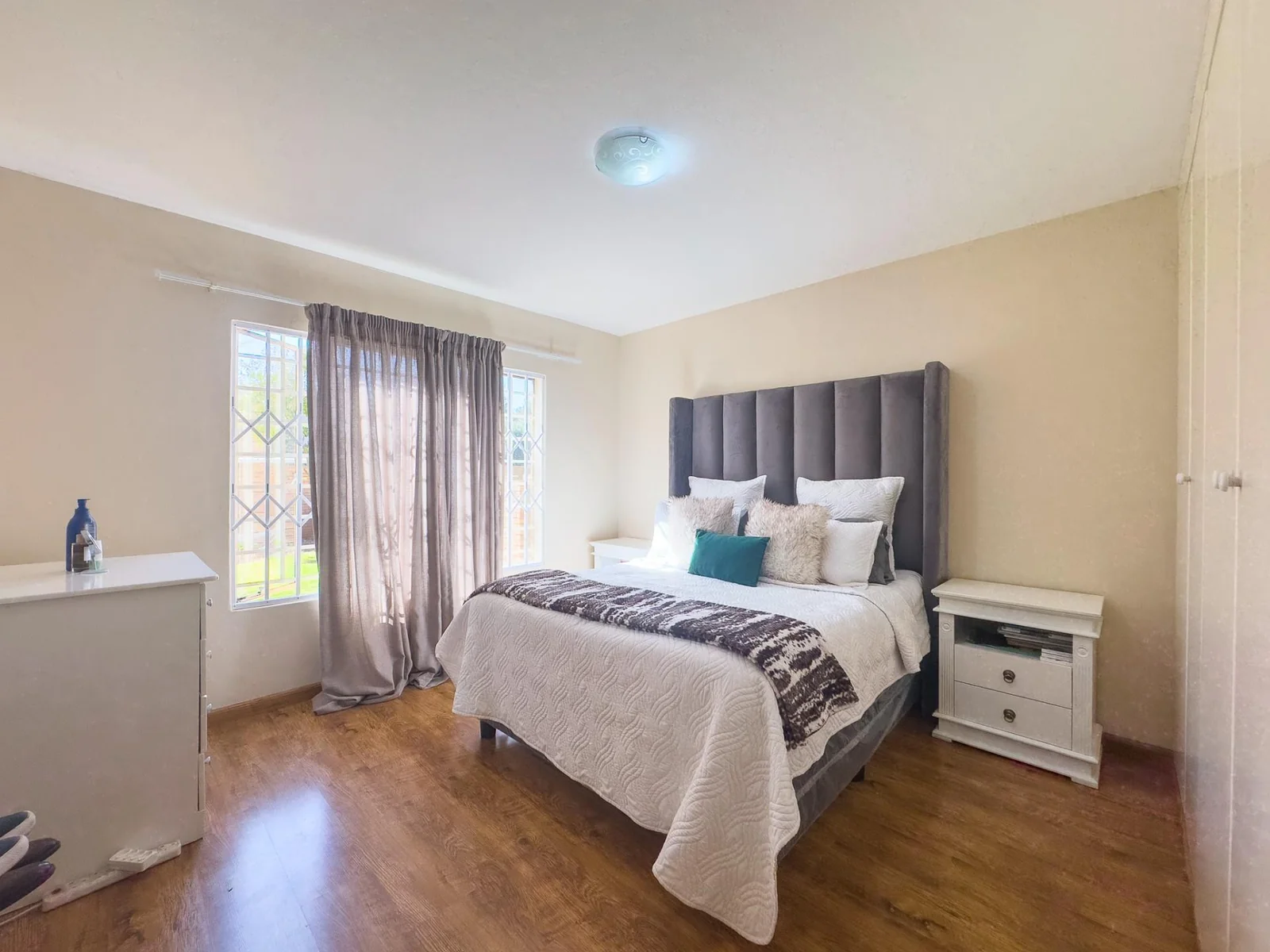 2 Bedroom Ground Floor Unit to Rent in Pierre van Ryneveld