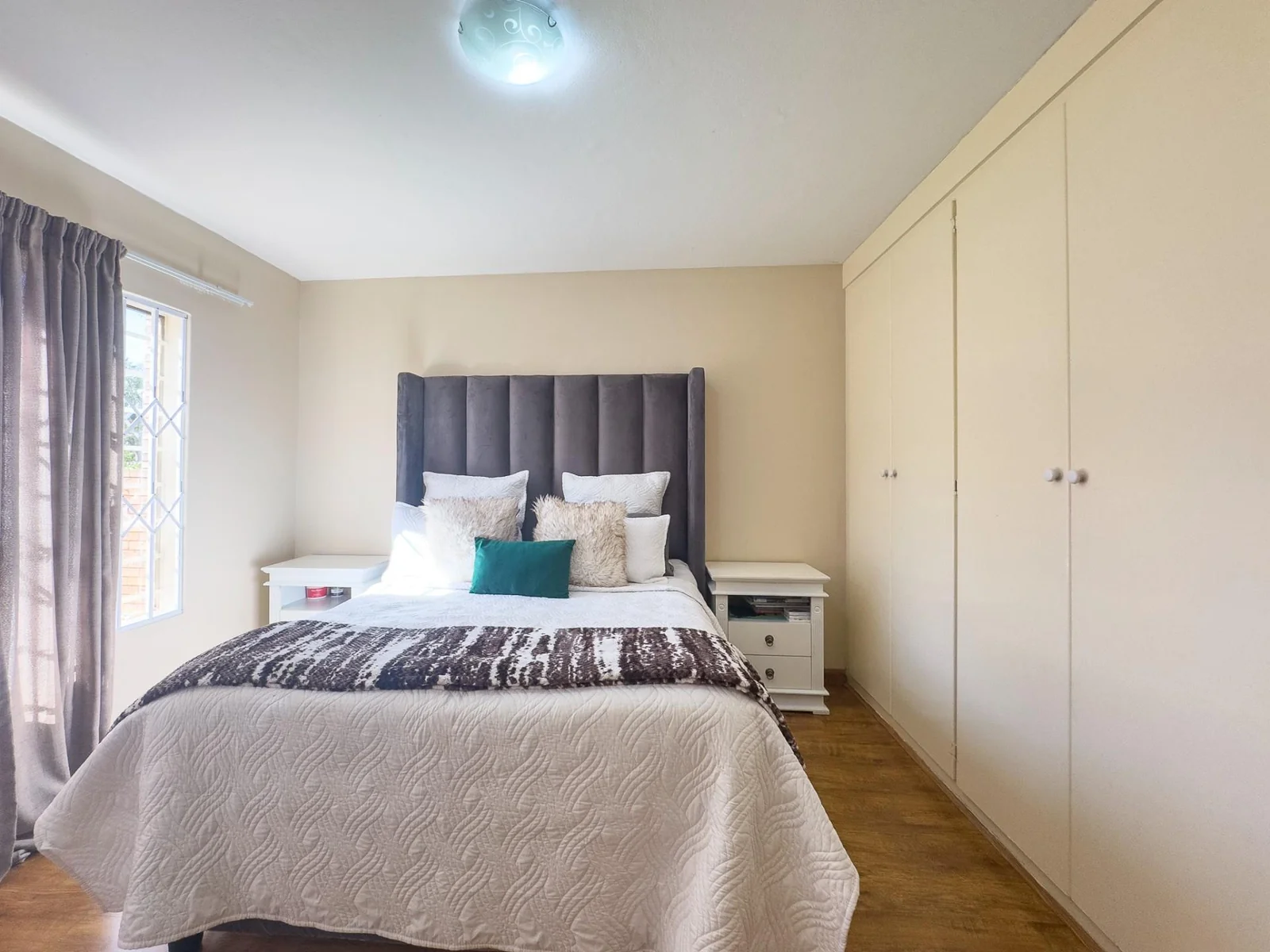 2 Bedroom Ground Floor Unit to Rent in Pierre van Ryneveld