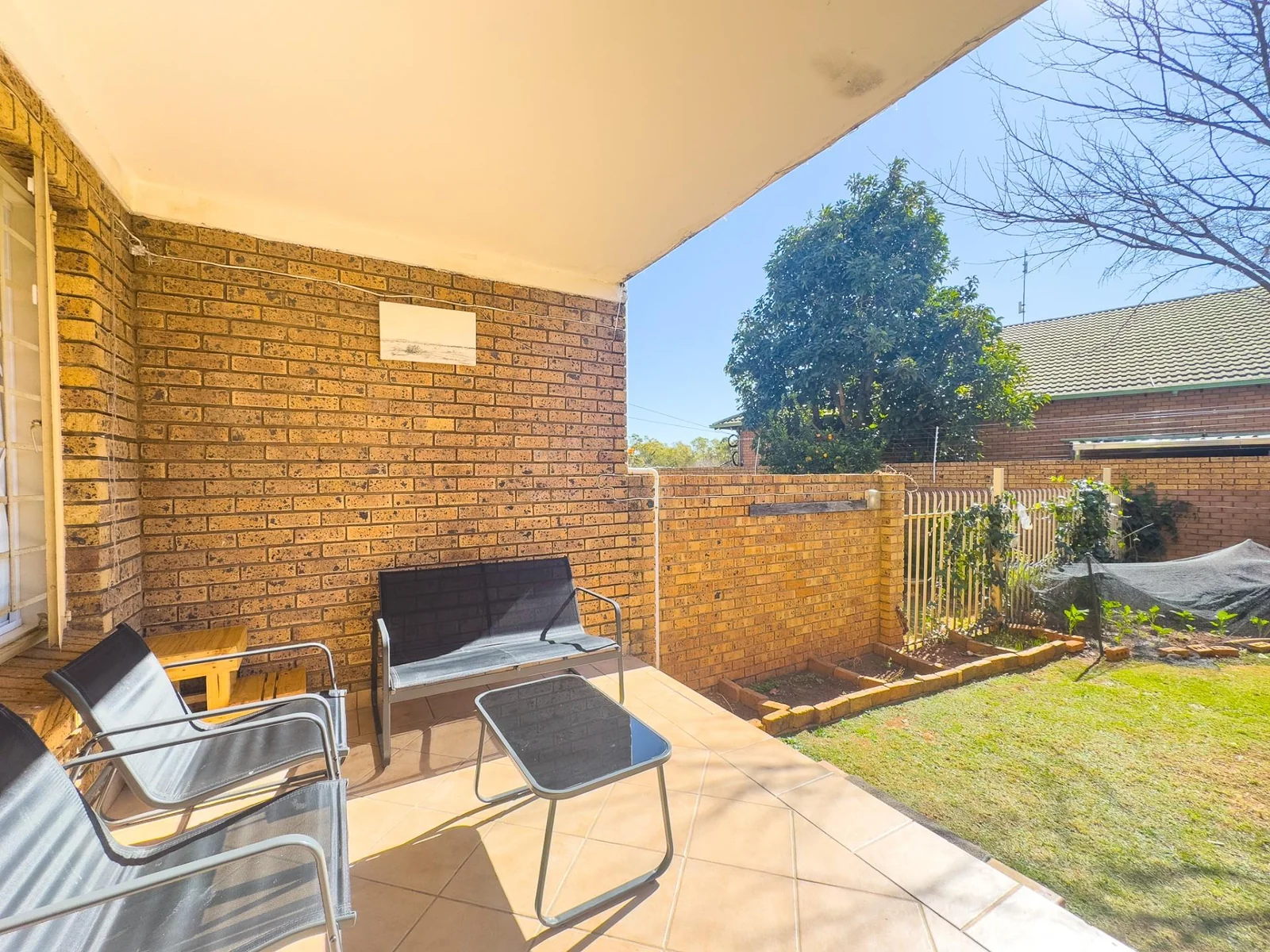 2 Bedroom Ground Floor Unit to Rent in Pierre van Ryneveld