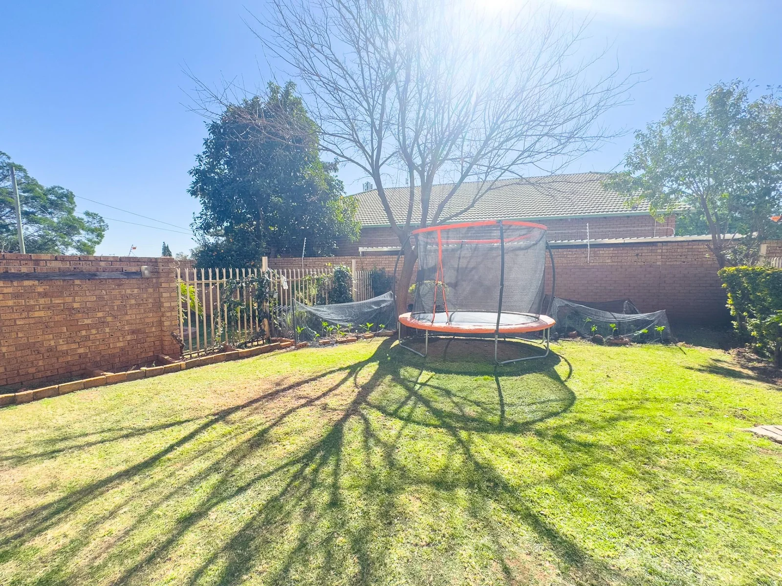 2 Bedroom Ground Floor Unit to Rent in Pierre van Ryneveld
