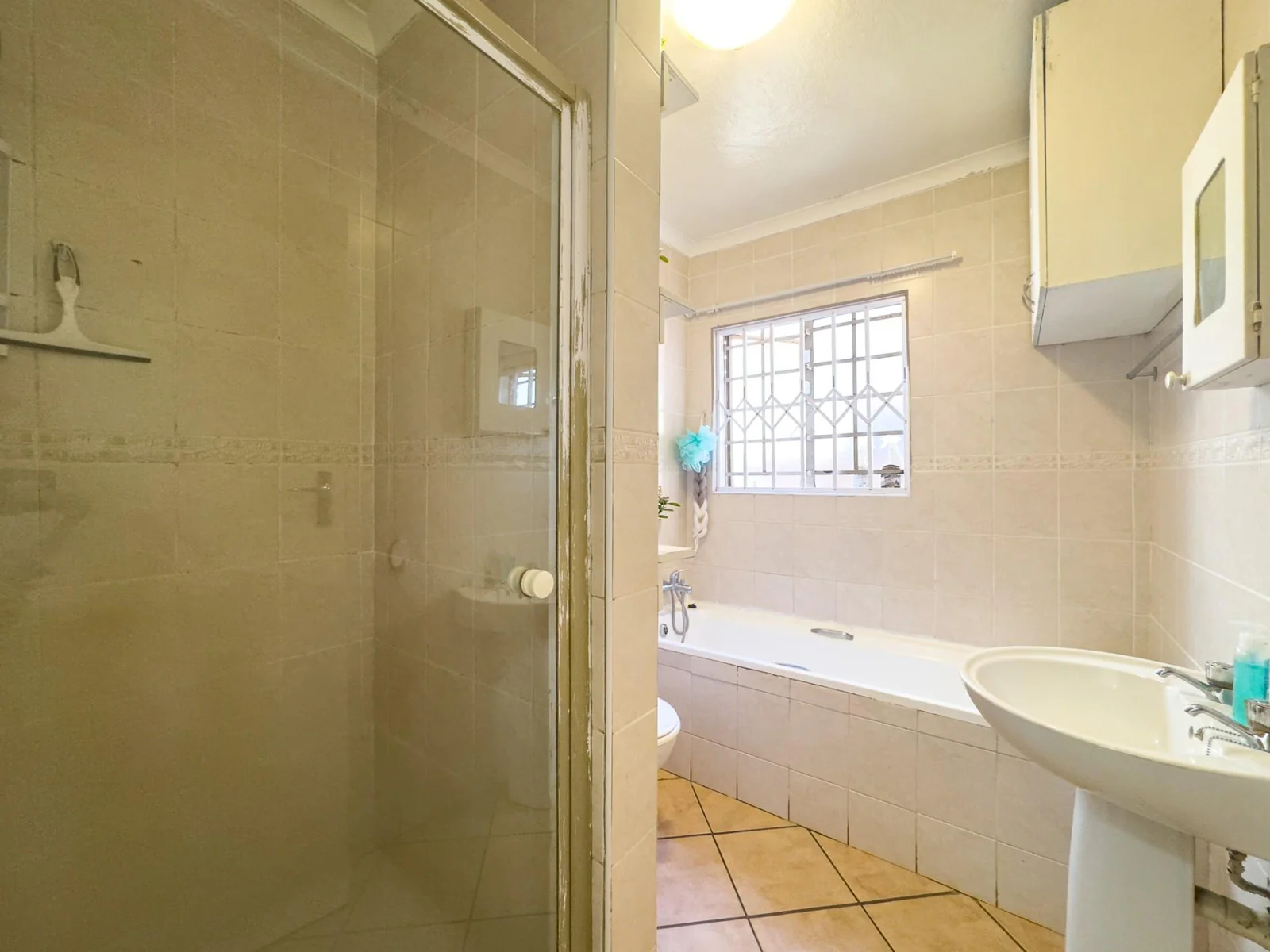 2 Bedroom Ground Floor Unit to Rent in Pierre van Ryneveld